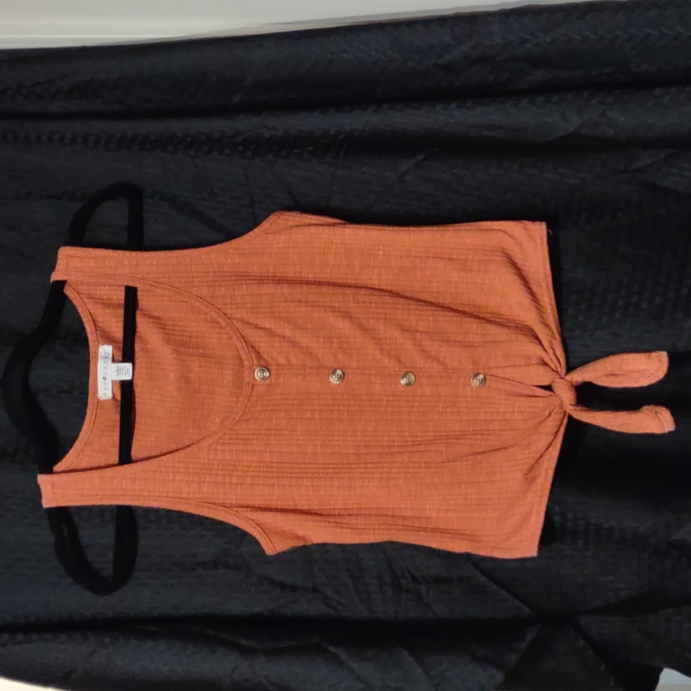 Woman's sleeveless top